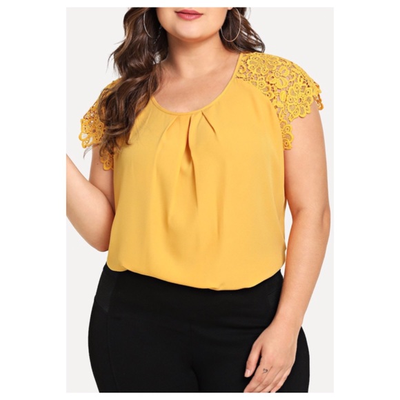 ➕lace shoulder top - Picture 2 of 6